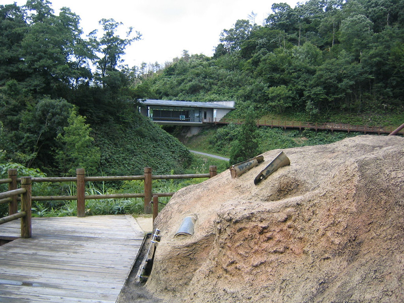 Kamo Iwakura Ruins